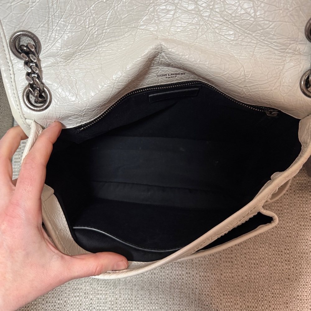 Saint Laurent Niki Medium Flap YSL Shoulder Bag in White‎ Crinkled Leather - Picture 10 of 16